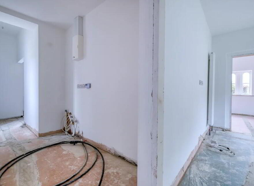 Ardagh Village, Ardagh, N39RX73