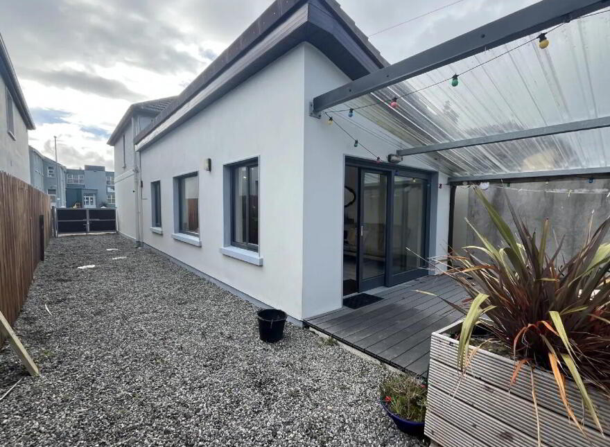 Pier Road, Enniscrone, F26E8Y7