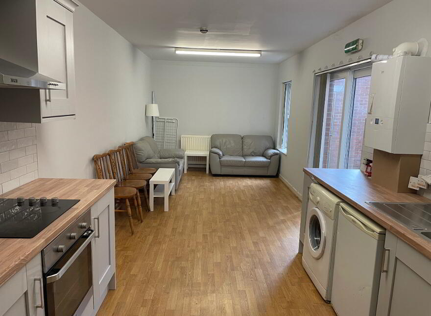 102 Malone Ave, Belfast, BT9 6ES
