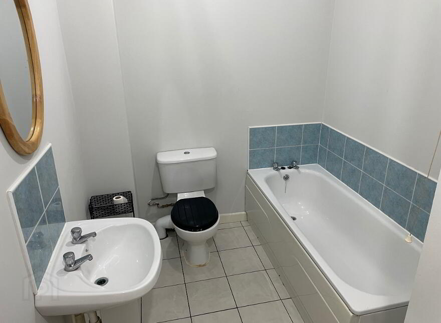 102 Malone Ave, Belfast, BT9 6ES