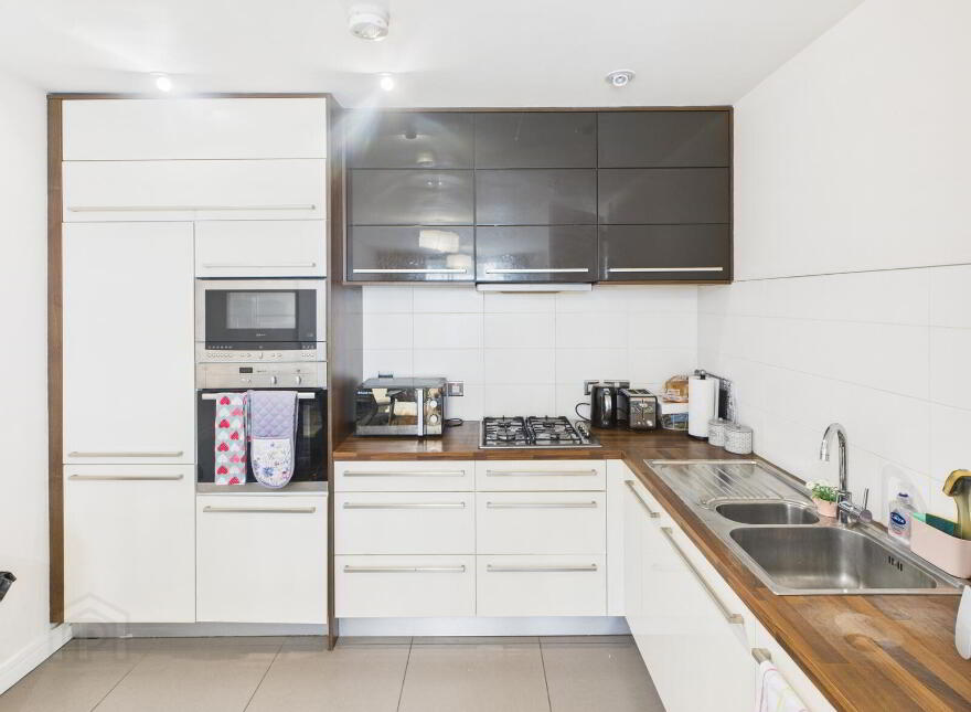 Apartment 8.05 The Arc 2g Queens Road, Belfast, BT3 9FG
