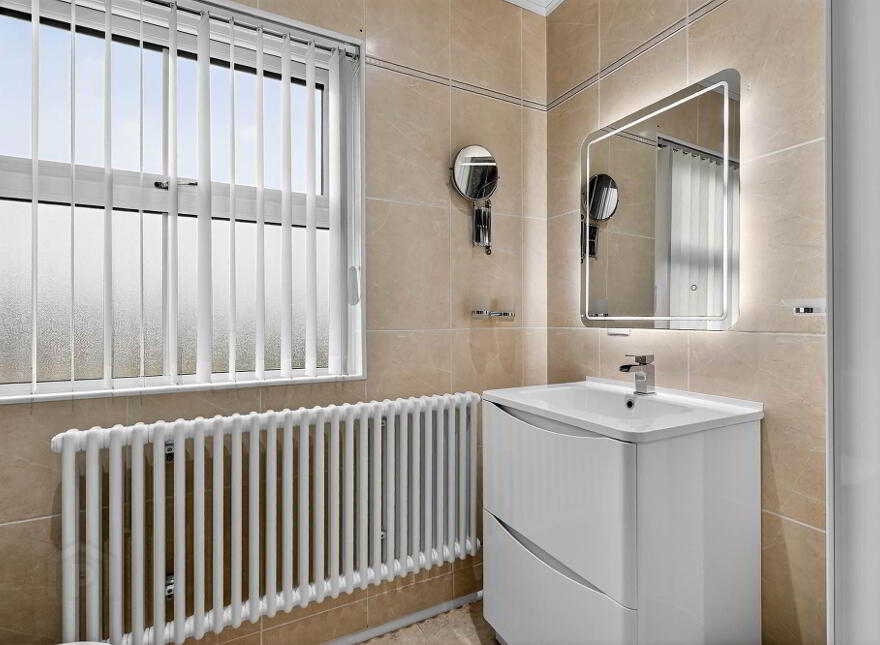 20 Glebe Manor, Hillsborough, BT26 6NS