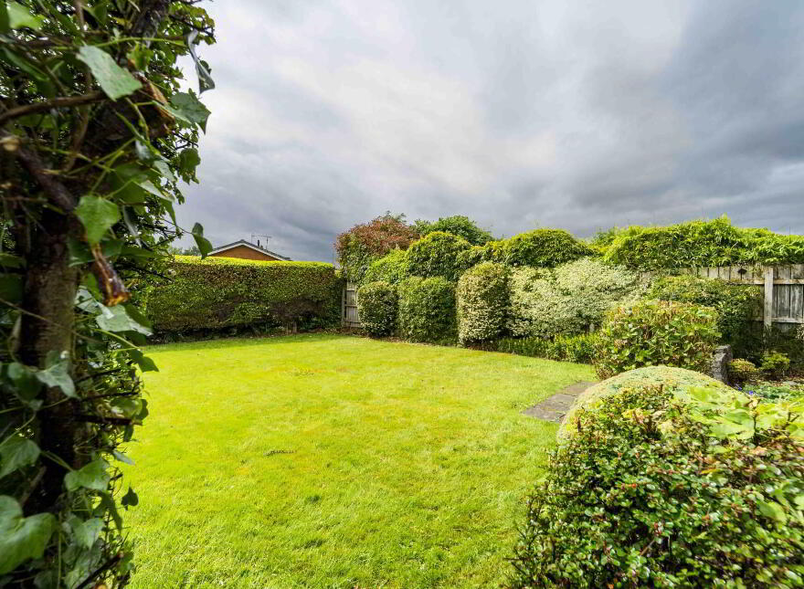 16 Thornleigh Close, Lisburn, BT28 2DB