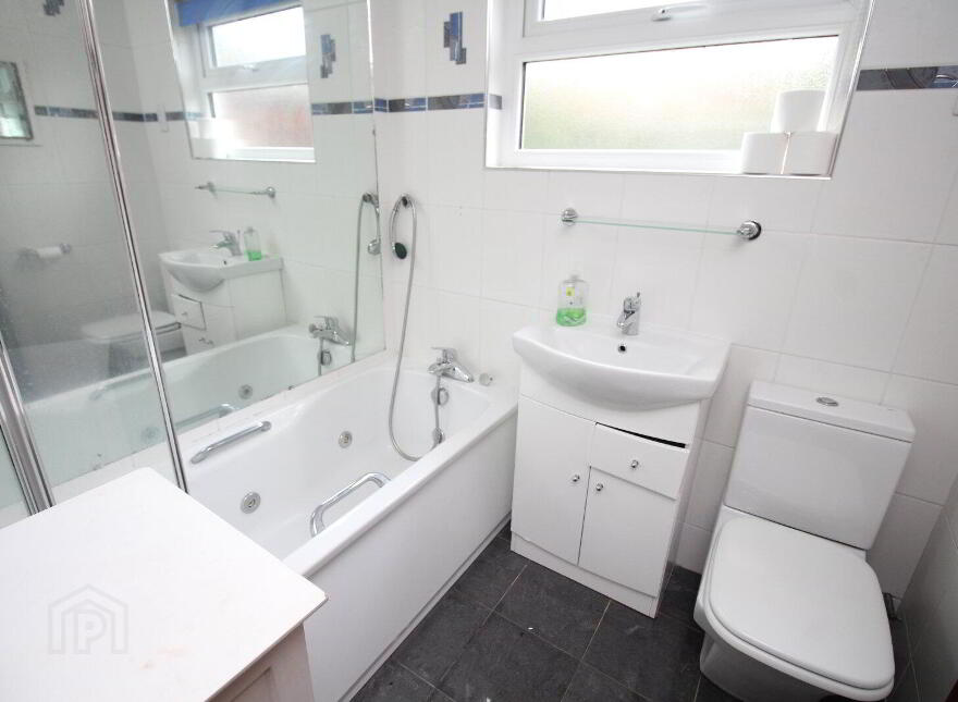 7 Knockagh Heights, Carrickfergus, BT38 8QZ
