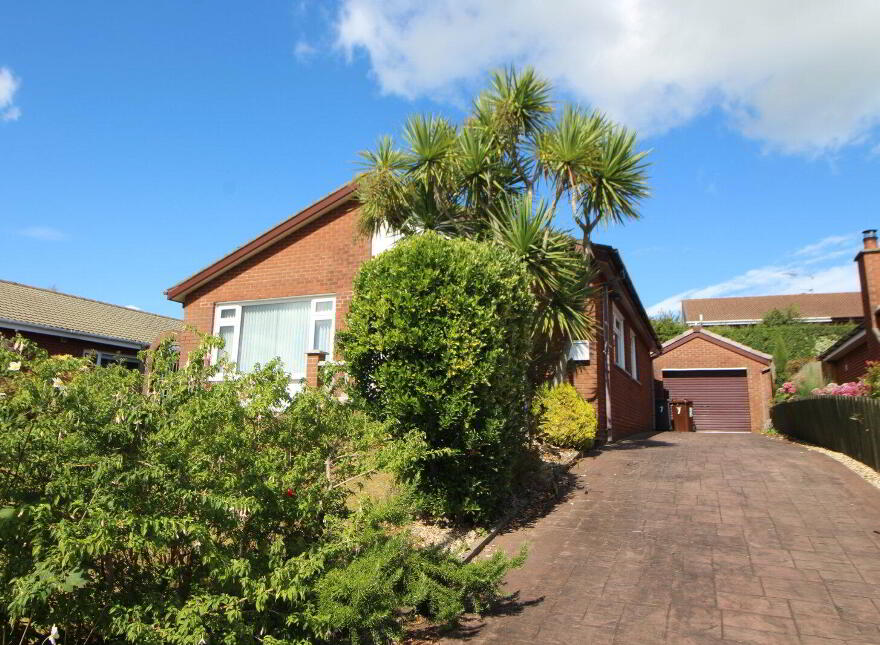 7 Knockagh Heights, Carrickfergus, BT38 8QZ photo