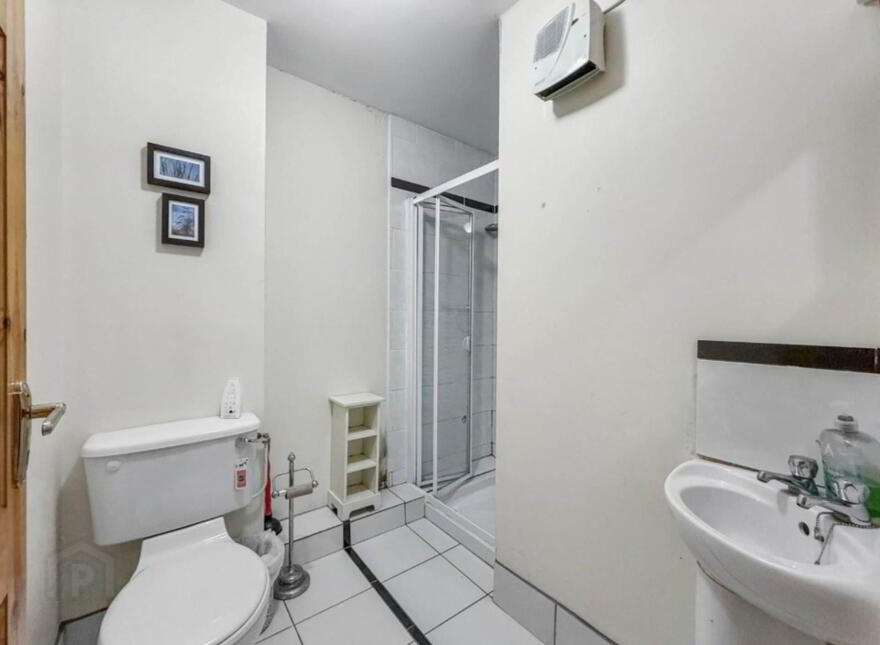 Apt 7, Hazelgrove, Towerhill, Borrisokane, E45E188
