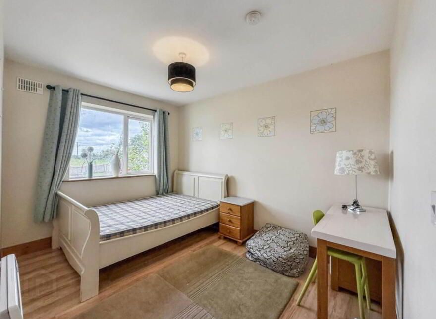 Apt 7, Hazelgrove, Towerhill, Borrisokane, E45E188