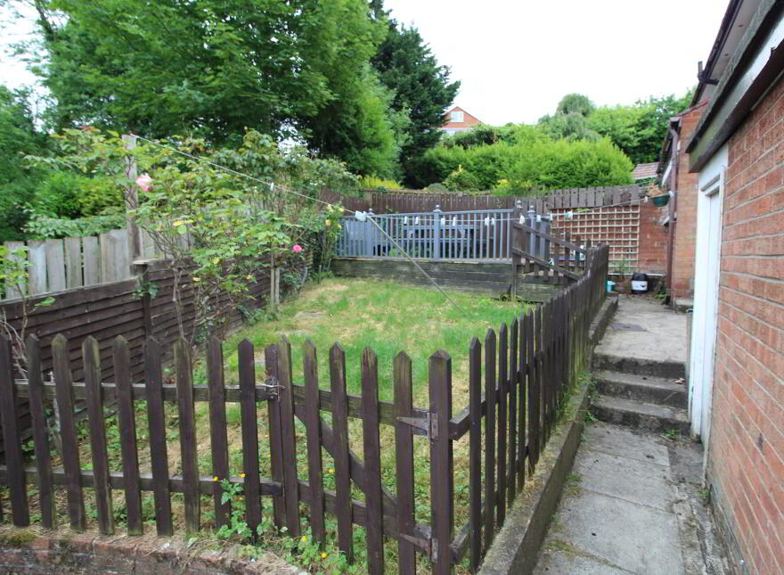 25 Beechgrove Crescent, Castlereagh, BT6 0NG