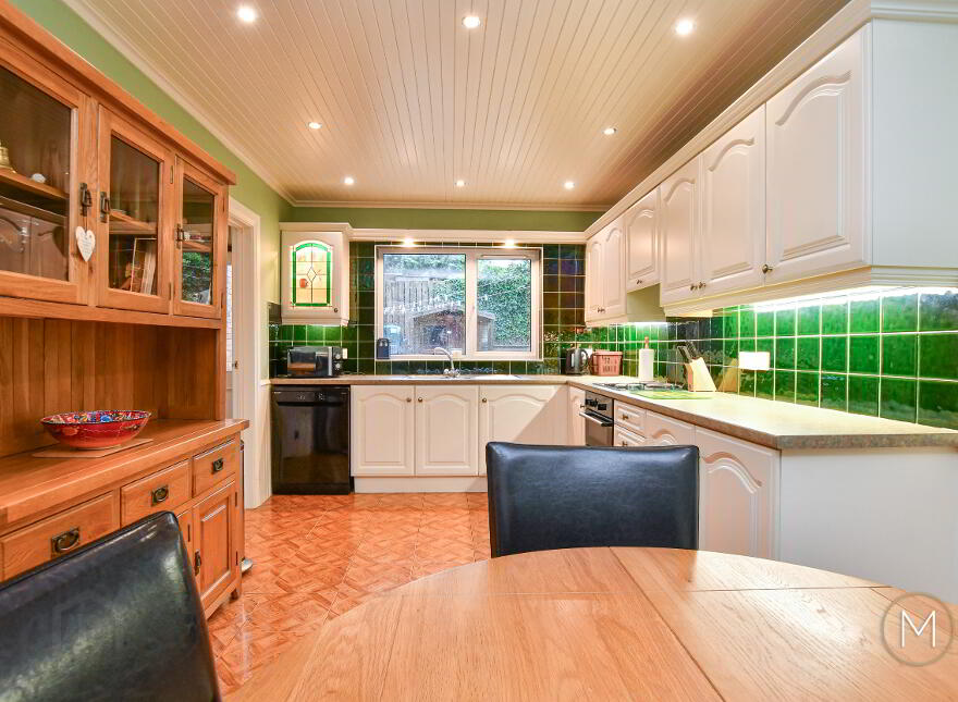 16 Laurelvale, Crumlin, BT29 4WW