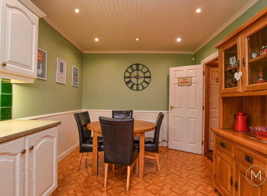 16 Laurelvale, Crumlin, BT29 4WW