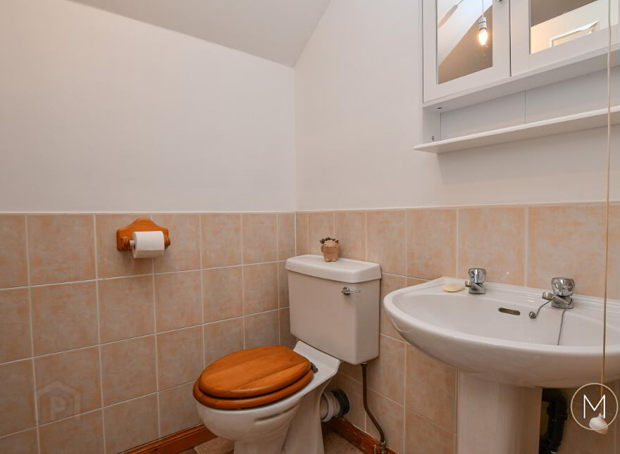 16 Laurelvale, Crumlin, BT29 4WW