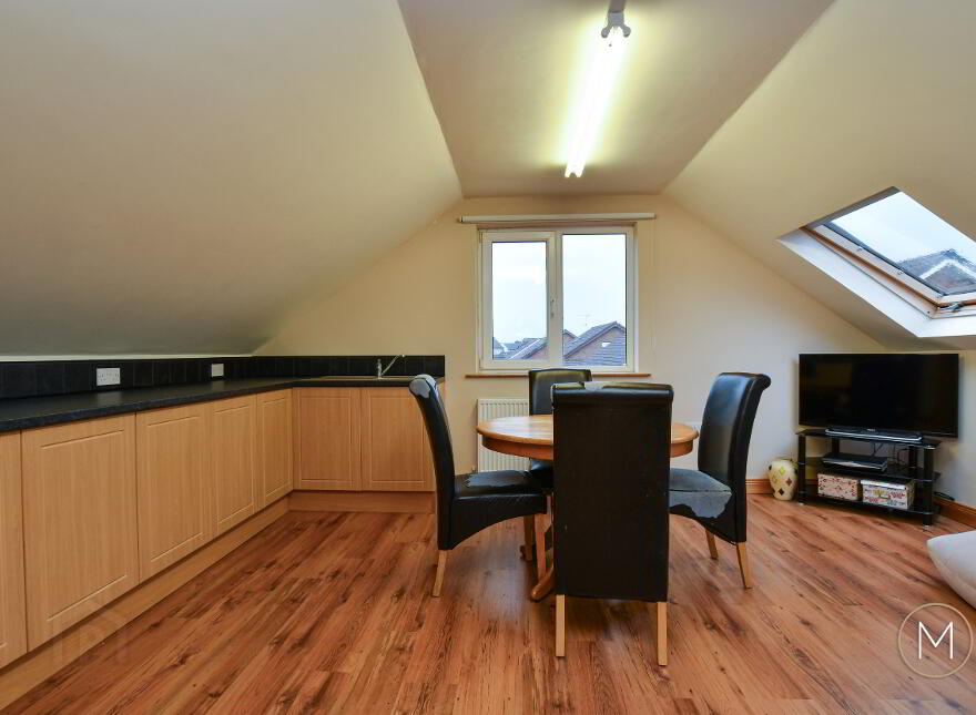 16 Laurelvale, Crumlin, BT29 4WW