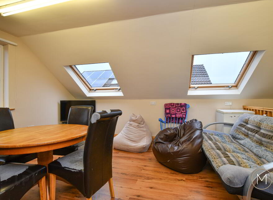 16 Laurelvale, Crumlin, BT29 4WW
