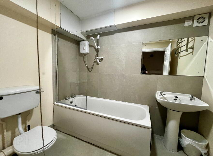 Duke Street, Waterside, Derry/Londonderry, BT47 6DQ