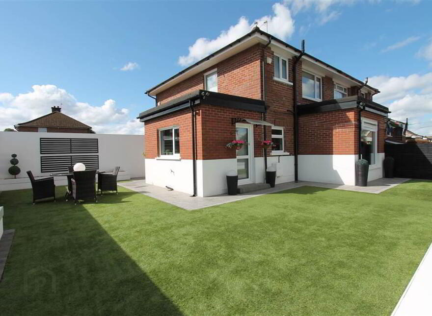 16 Wanstead Park, Dundonald, Belfast, BT16 2EX