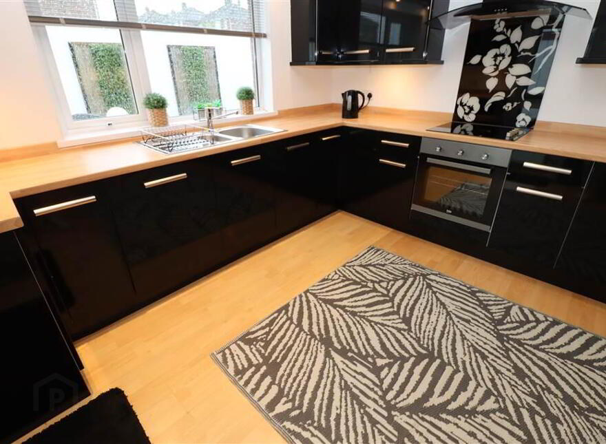 16 Wanstead Park, Dundonald, Belfast, BT16 2EX