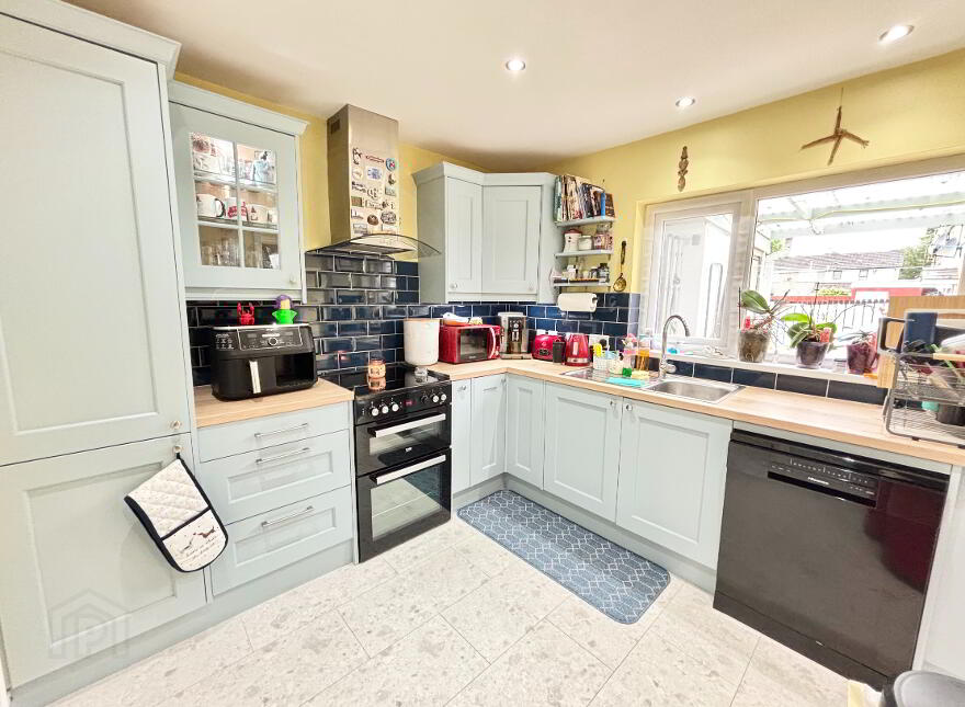 146 Millfield, Ballymena, BT43 6PE