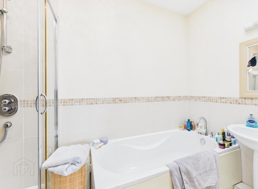 60 Galwally Avenue, Forestside, Belfast, BT8 7AJ