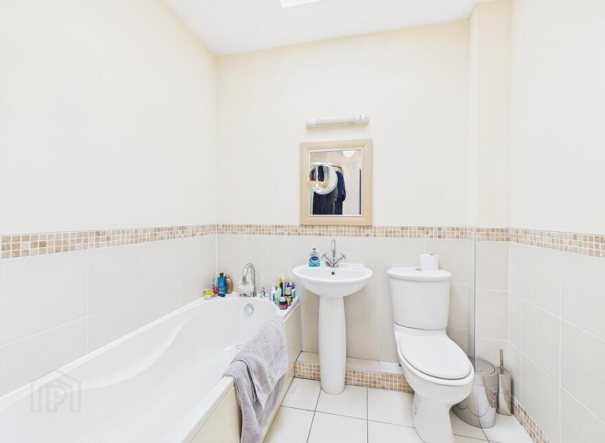 60 Galwally Avenue, Forestside, Belfast, BT8 7AJ