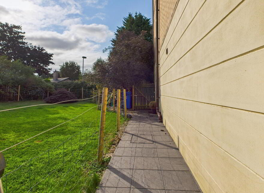 60 Galwally Avenue, Forestside, Belfast, BT8 7AJ