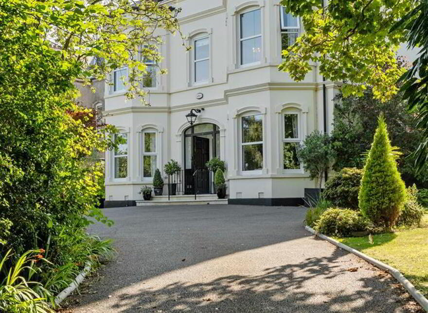 Bodifyr, 1 Park Avenue, Donaghadee, BT21 0EB