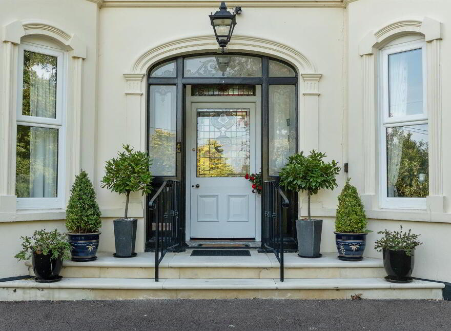 Bodifyr, 1 Park Avenue, Donaghadee, BT21 0EB