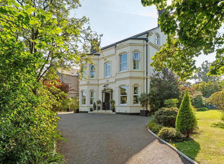 Bodifyr, 1 Park Avenue, Donaghadee, BT21 0EB