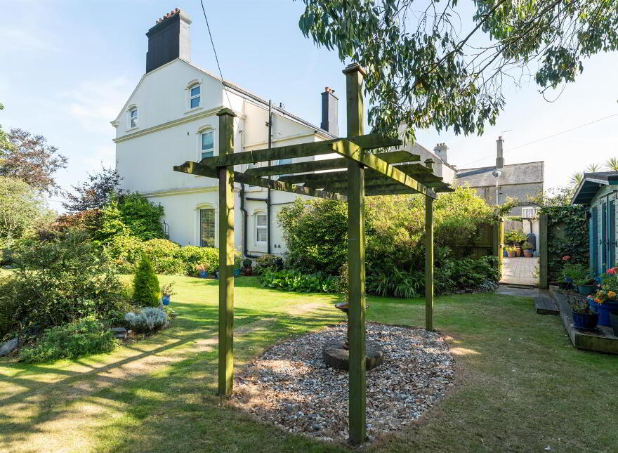 Bodifyr, 1 Park Avenue, Donaghadee, BT21 0EB