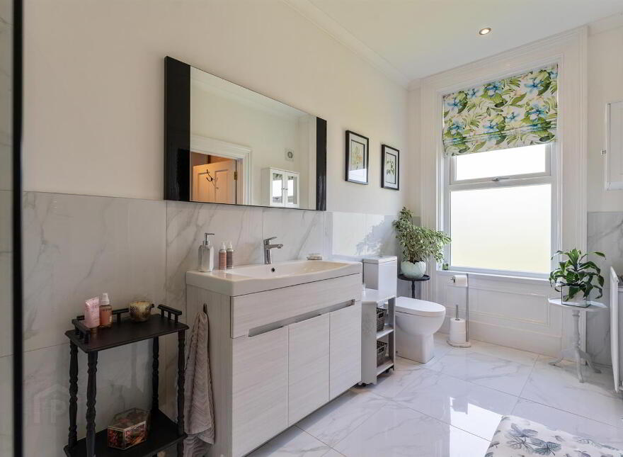 Bodifyr, 1 Park Avenue, Donaghadee, BT21 0EB