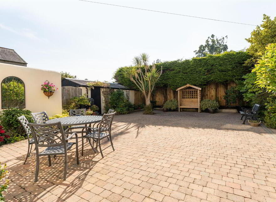Bodifyr, 1 Park Avenue, Donaghadee, BT21 0EB