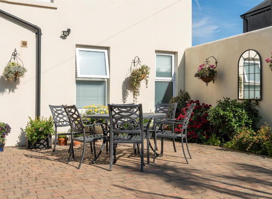 Bodifyr, 1 Park Avenue, Donaghadee, BT21 0EB