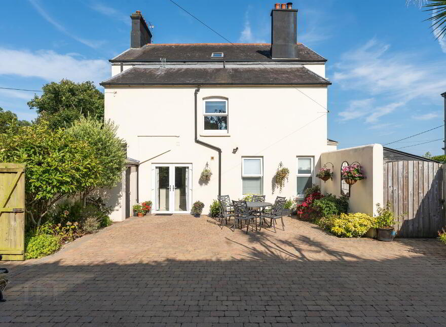 Bodifyr, 1 Park Avenue, Donaghadee, BT21 0EB