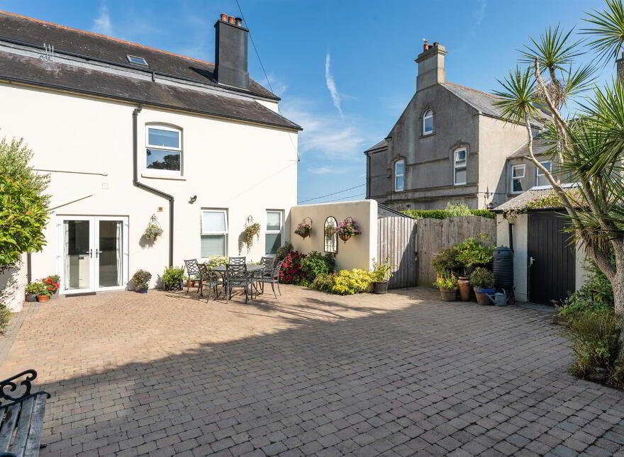 Bodifyr, 1 Park Avenue, Donaghadee, BT21 0EB