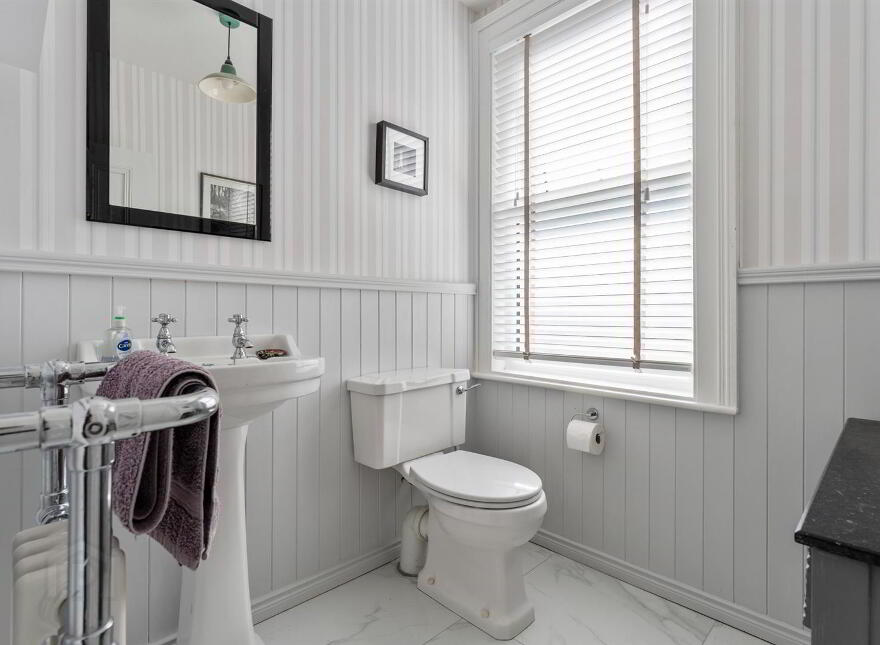 Bodifyr, 1 Park Avenue, Donaghadee, BT21 0EB