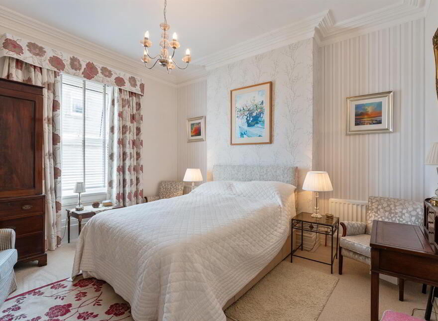 Bodifyr, 1 Park Avenue, Donaghadee, BT21 0EB