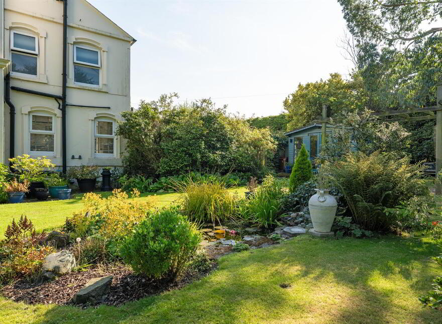 Bodifyr, 1 Park Avenue, Donaghadee, BT21 0EB