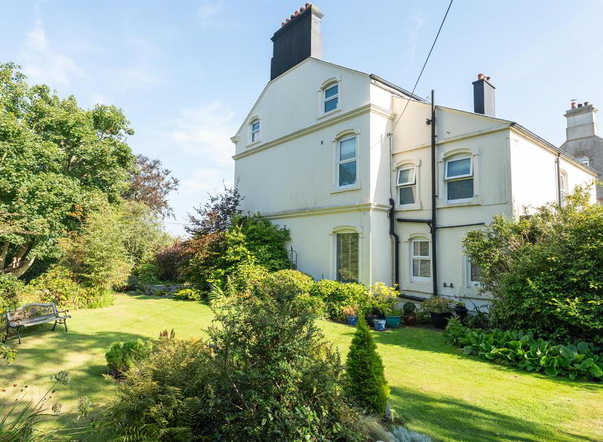 Bodifyr, 1 Park Avenue, Donaghadee, BT21 0EB