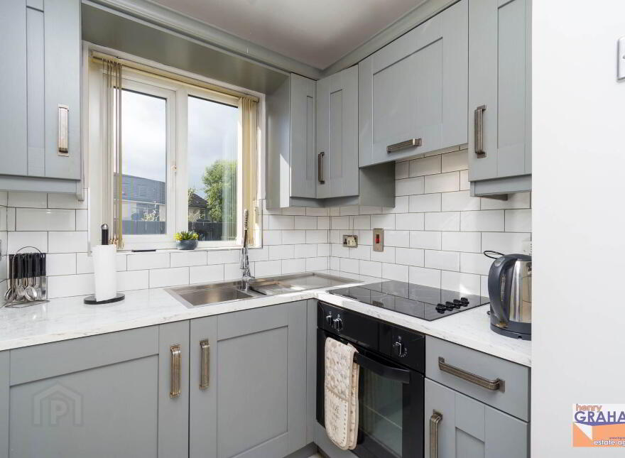 8 Warren Grove, Lisburn, BT28 1JG