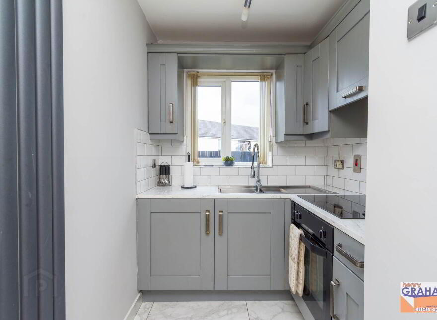 8 Warren Grove, Lisburn, BT28 1JG