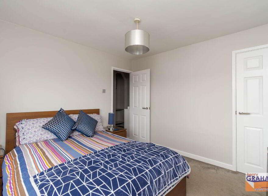 8 Warren Grove, Lisburn, BT28 1JG