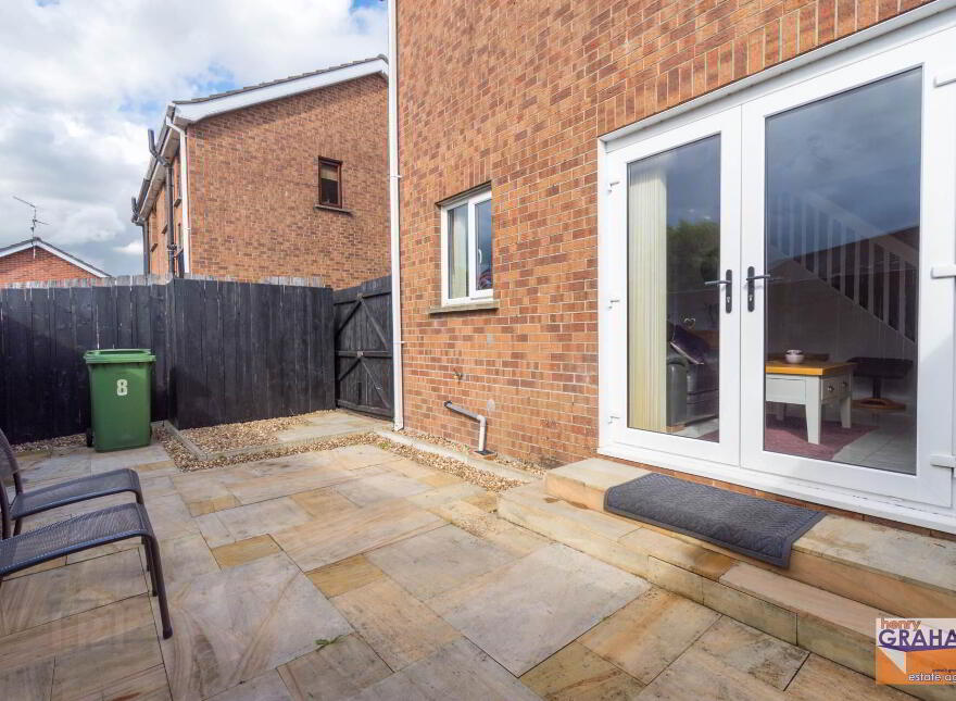 8 Warren Grove, Lisburn, BT28 1JG