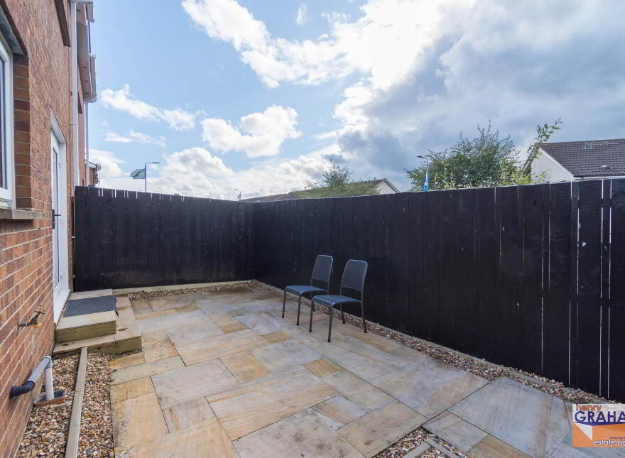 8 Warren Grove, Lisburn, BT28 1JG