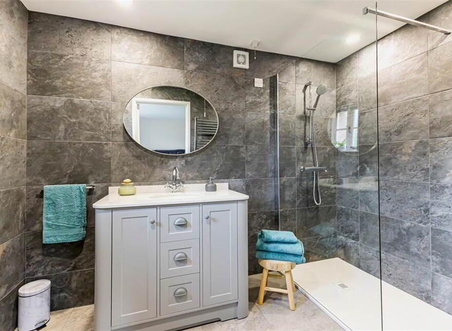 Millbrae House & Lodges, 3 Tullyrusk Road, Dundrod, Crumlin, BT29 4JA