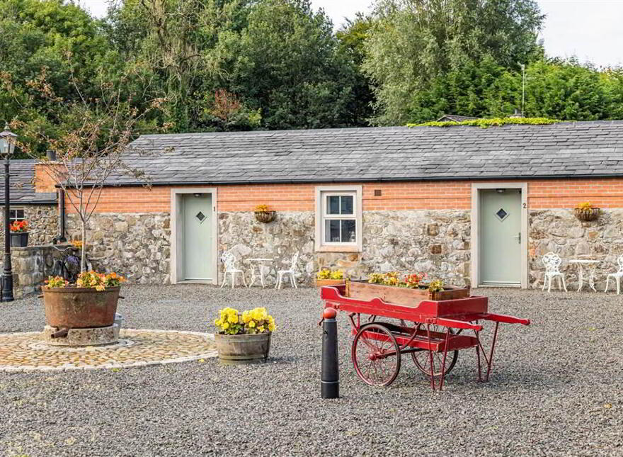 Millbrae House & Lodges, 3 Tullyrusk Road, Dundrod, Crumlin, BT29 4JA
