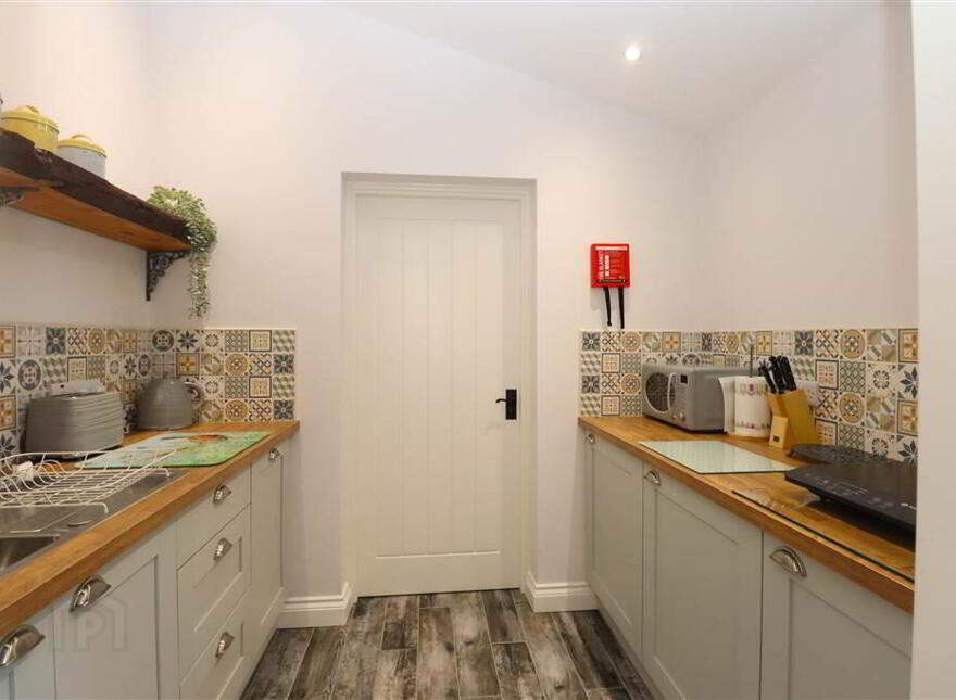 Millbrae House & Lodges, 3 Tullyrusk Road, Dundrod, Crumlin, BT29 4JA