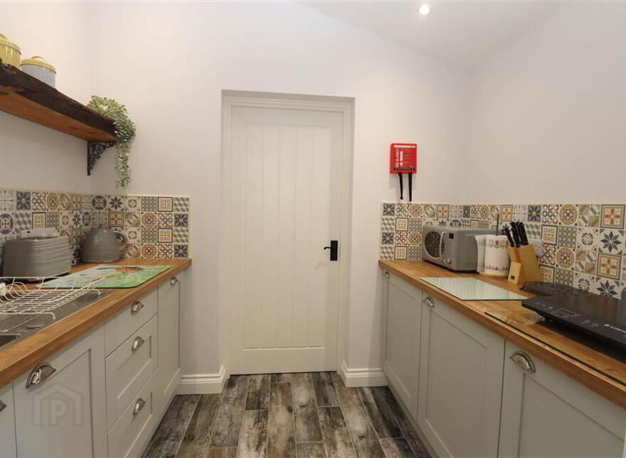 Millbrae House & Lodges, 3 Tullyrusk Road, Dundrod, Crumlin, BT29 4JA