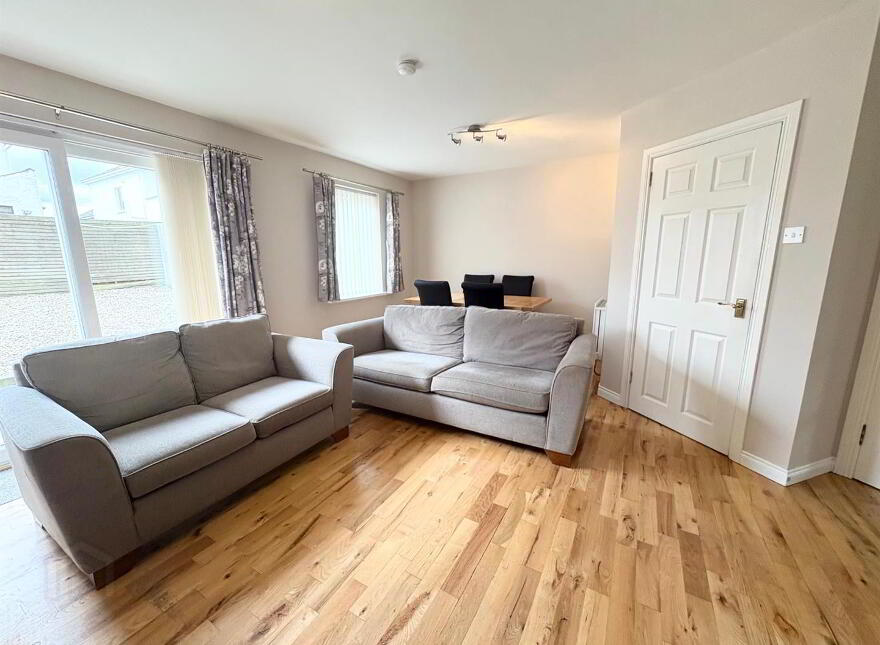 5 Stormont Court, Belfast, BT4 3LE