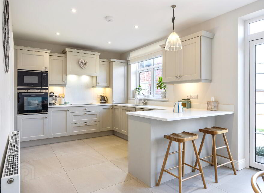 16 Governors Gate Demesne, Royal Hillsborough, BT26 6TU