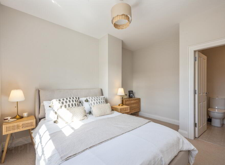 16 Governors Gate Demesne, Royal Hillsborough, BT26 6TU
