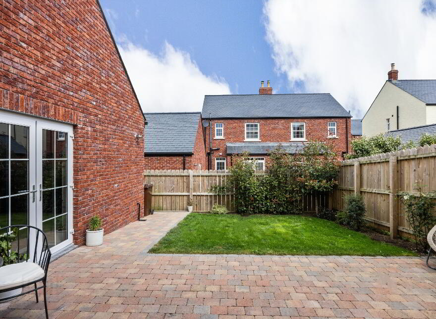 16 Governors Gate Demesne, Royal Hillsborough, BT26 6TU